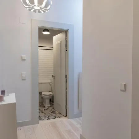 Lovelystay - 3 Bedroom Downtown Wonderwall Lisbon Exterior photo